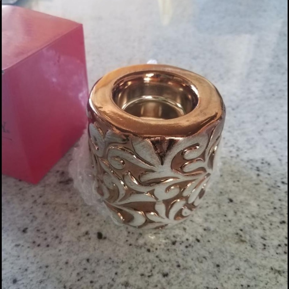 Bombay candle holder